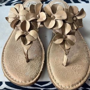 Born Concept womans sandles size 8